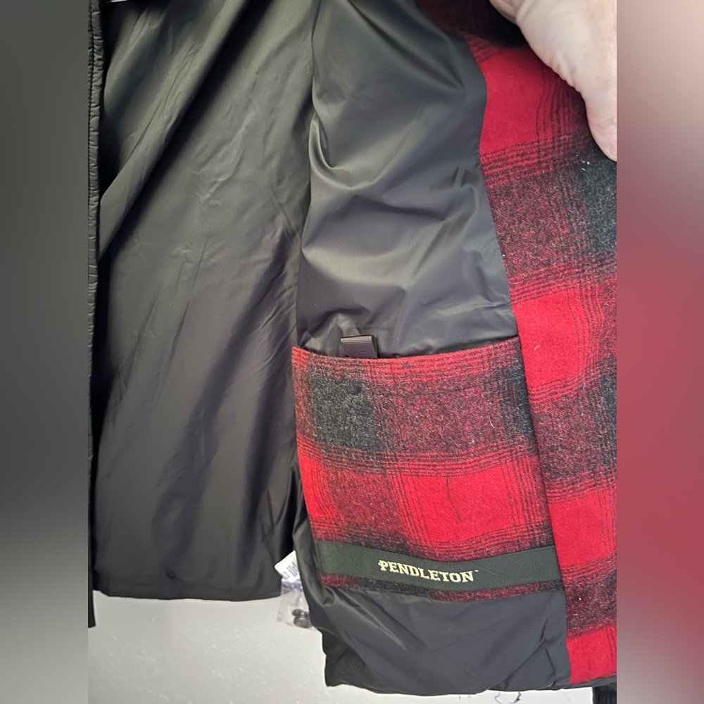 Pendleton Men’s Grizzly Peak Puffer in Size Medium New - Picture 9 of 11